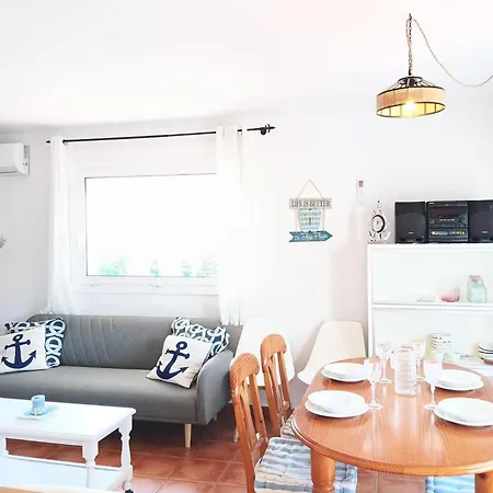Apartment Cosette Emperatriz Con Wifi Y Aire Acondicionado En La Costa Brava. - Es-209-91